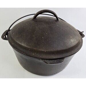 1940s-1950s Wagner No. 8 Cast Iron Dutch Oven Self Basting Lid Unmarked